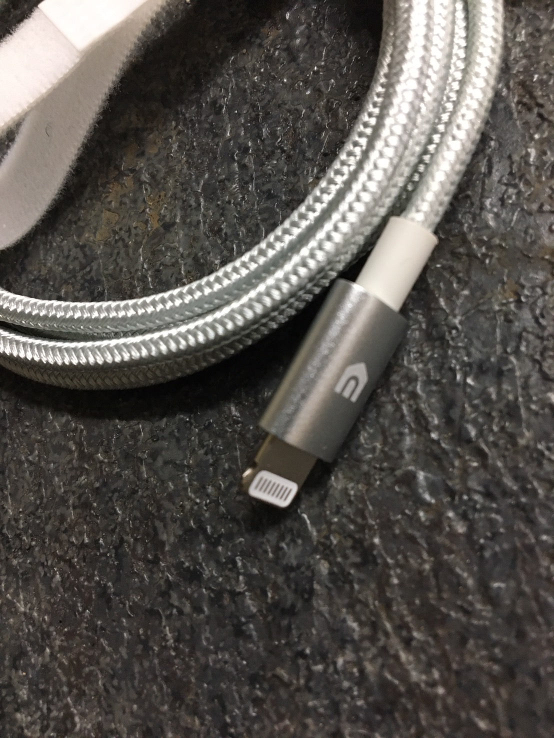 D009　　UNBREAKcable iPhone 充電ケーブル 1M MFi　★