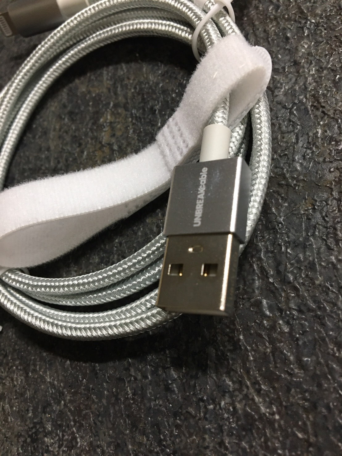 D009　　UNBREAKcable iPhone 充電ケーブル 1M MFi　★